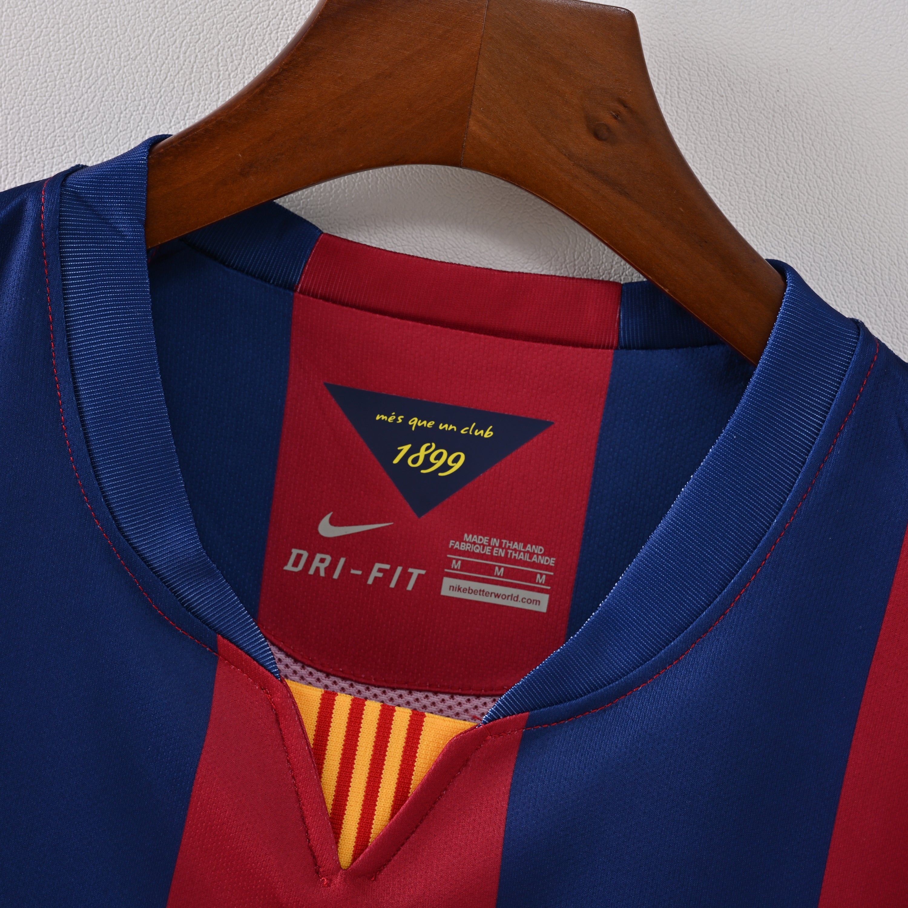 FC Barcelona 2016–17 home jersey